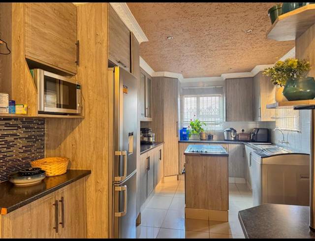 4 BEDROOM HOUSE FOR SALE IN HOSPITAL VIEW